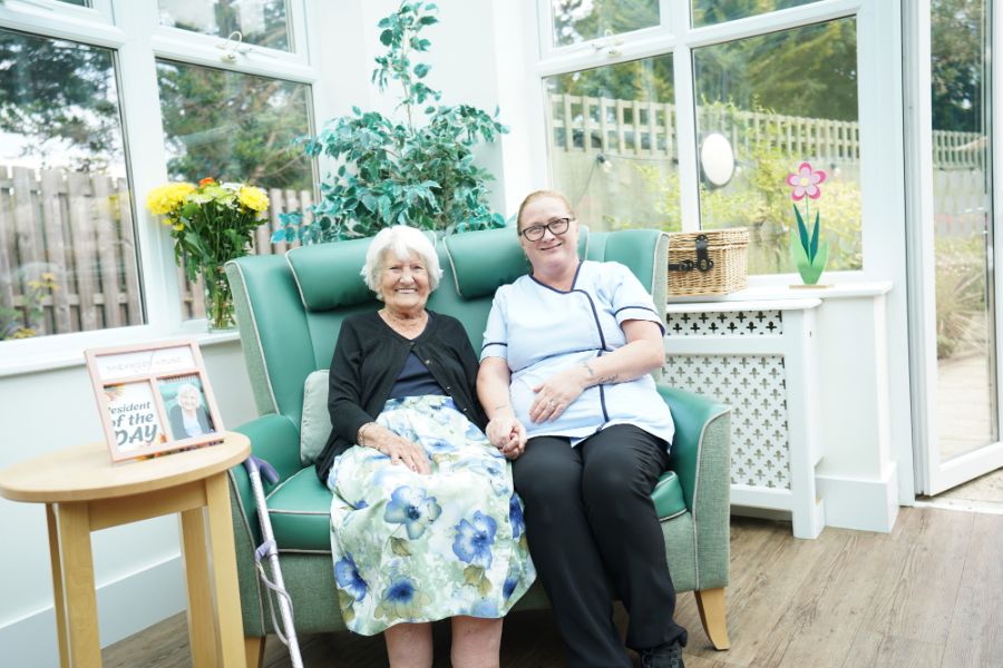 Contact dementia care home Rochester. Sherwood House is a safe and supportive community